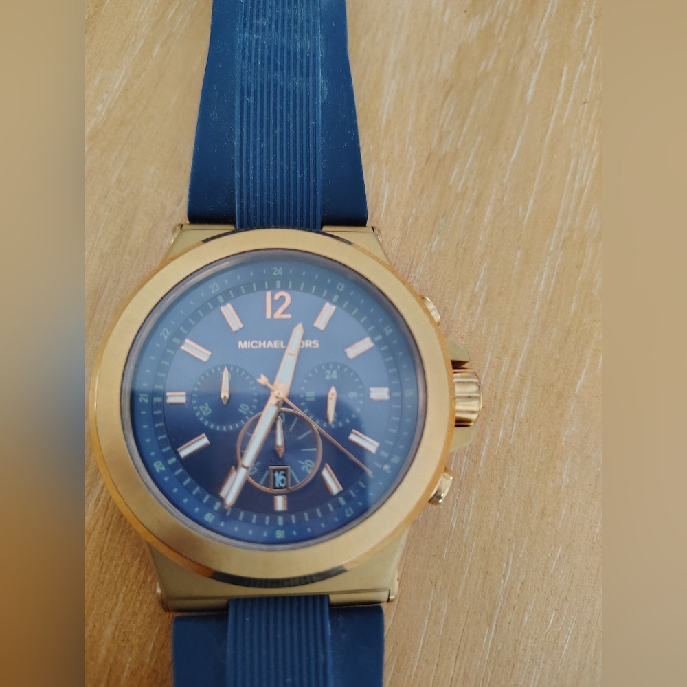 Mk 8295 Rose Gold with blue rubber band - Picture 2 of 5